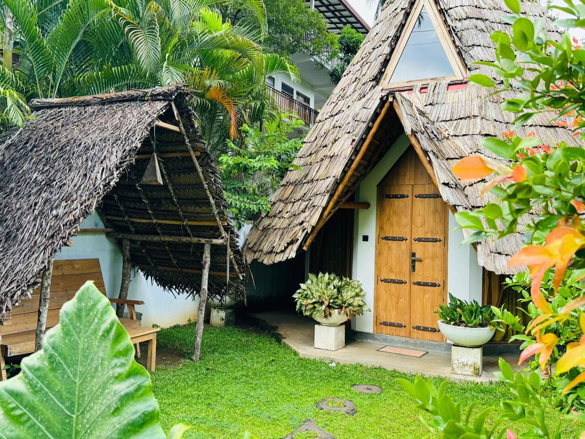 Turtle Wood Cabin Tangalle Exterior photo