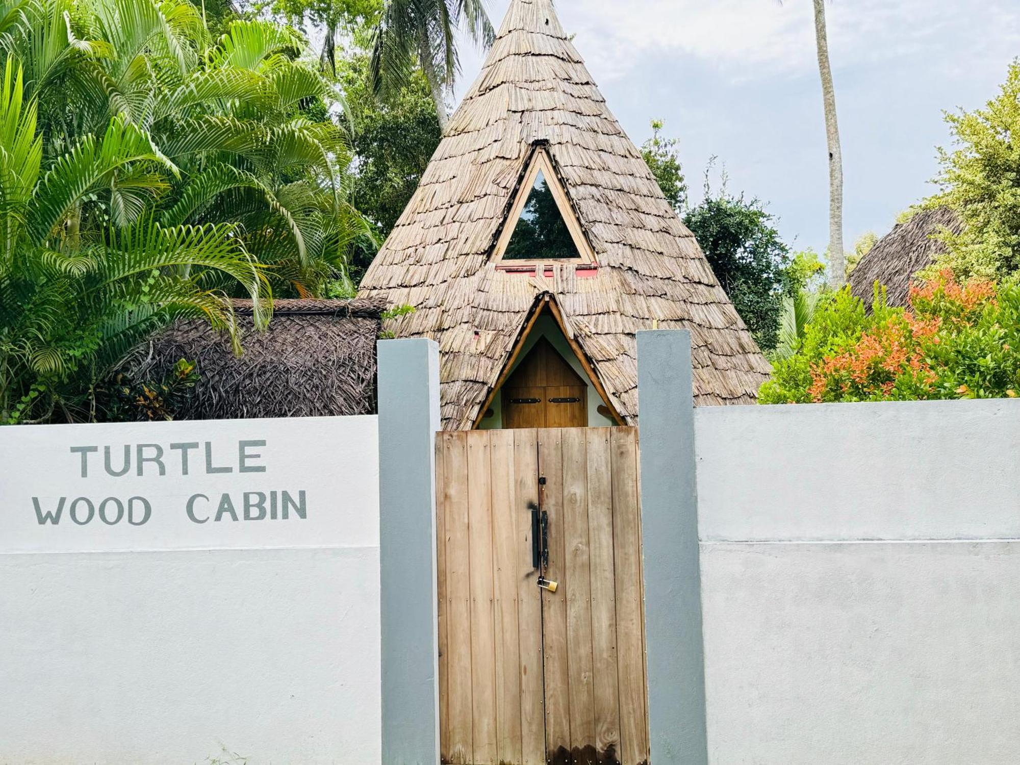Turtle Wood Cabin Tangalle Exterior photo