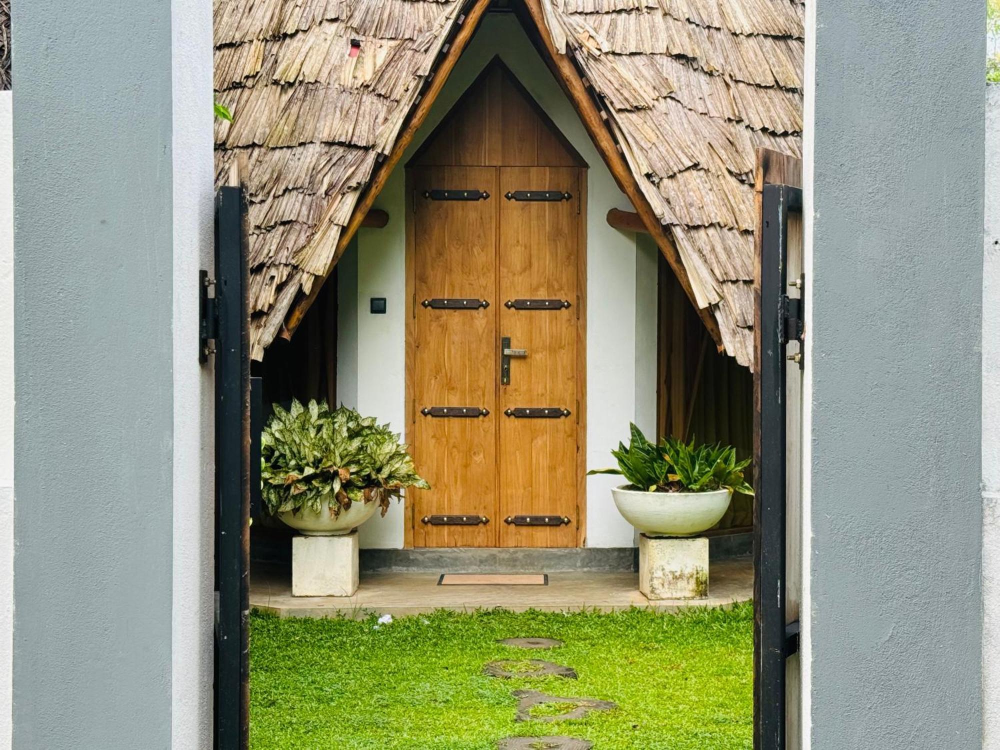 Turtle Wood Cabin Tangalle Exterior photo