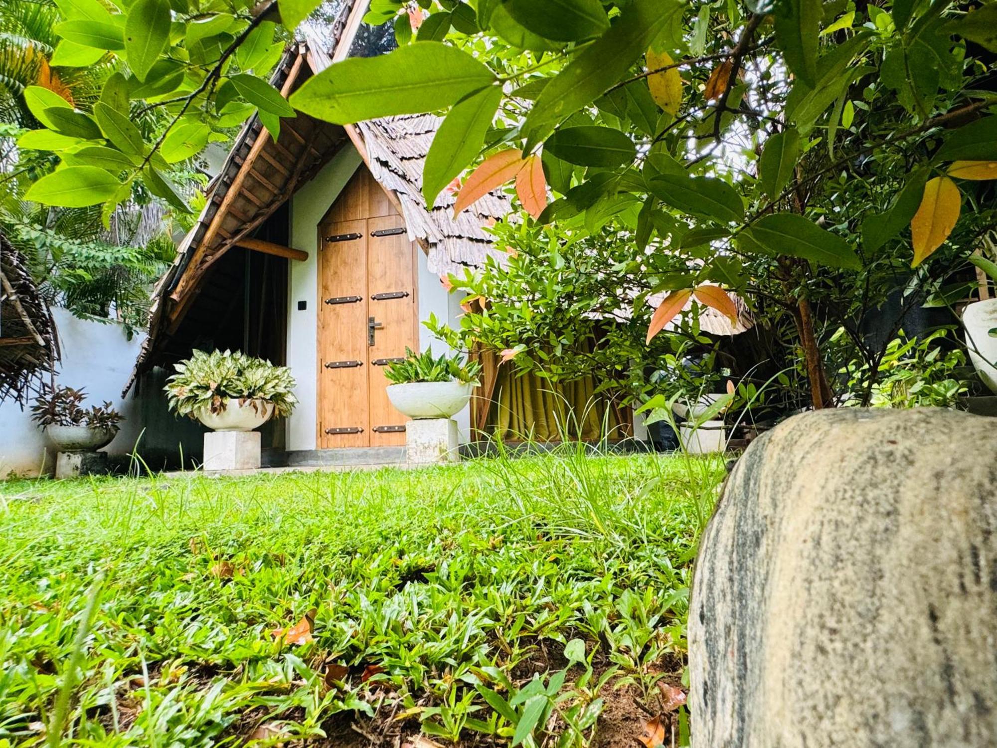 Turtle Wood Cabin Tangalle Exterior photo